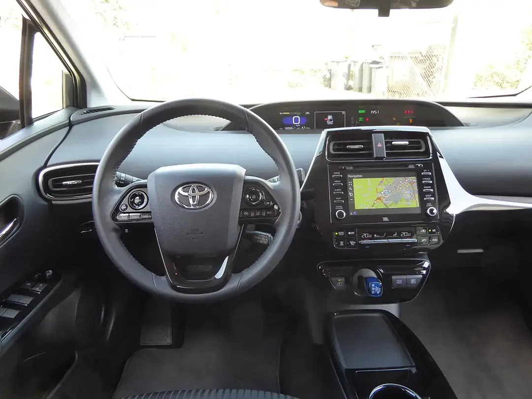 Toyota Prius - Thumbnail 7