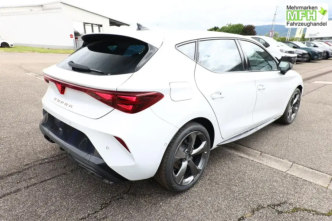 CUPRA Leon - Thumbnail 2