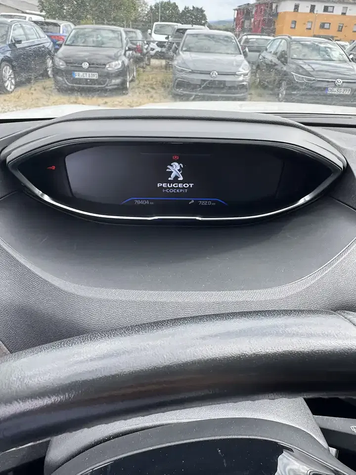 Peugeot 5008 - Thumbnail 8