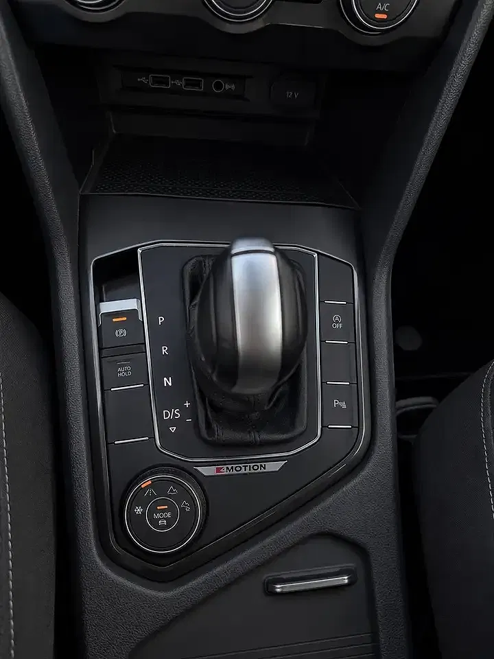 Volkswagen Tiguan - Thumbnail 13