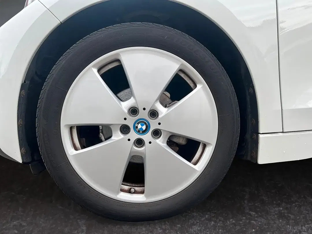 BMW i3 - Thumbnail 9