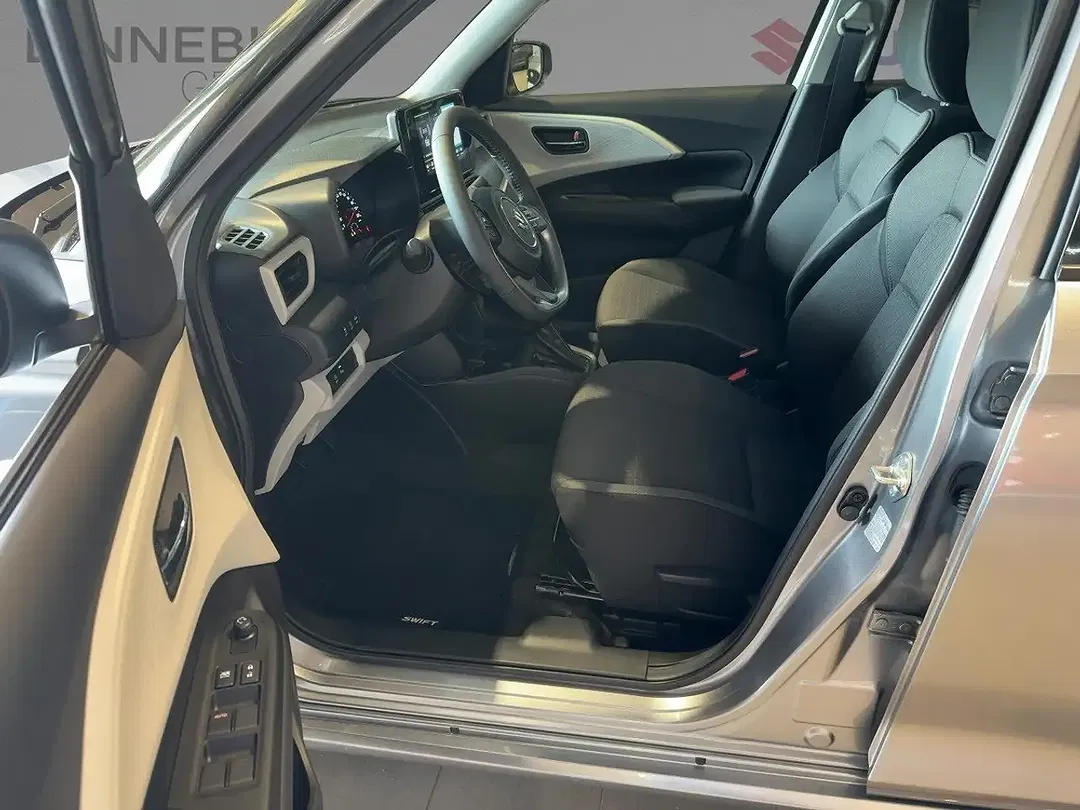 Suzuki Swift - Thumbnail 8