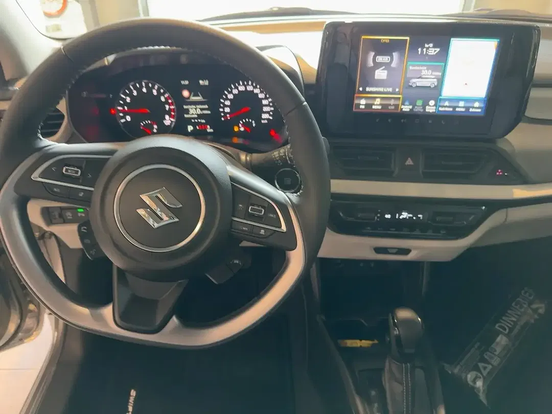 Suzuki Swift - Thumbnail 10