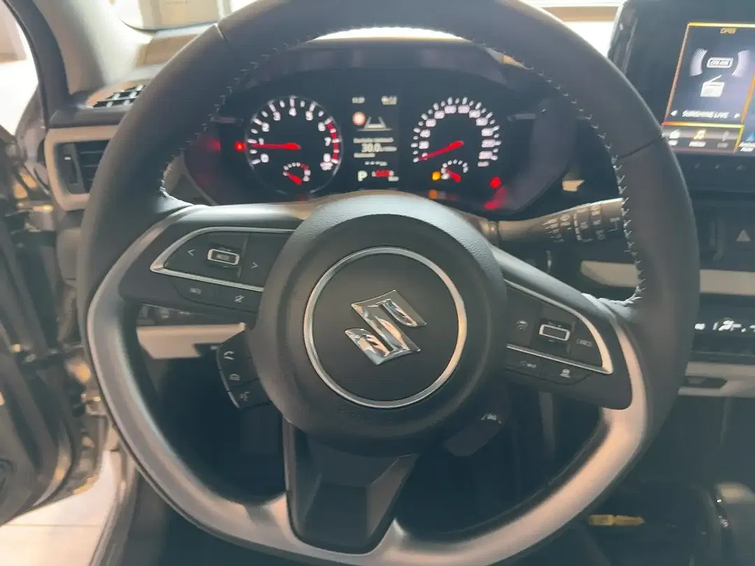 Suzuki Swift - Thumbnail 11