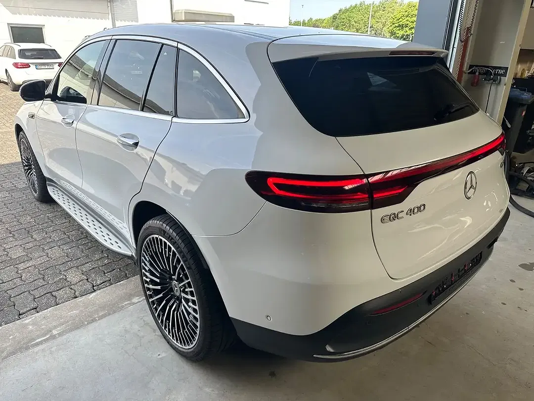 Mercedes-Benz EQC 400 - Thumbnail 5
