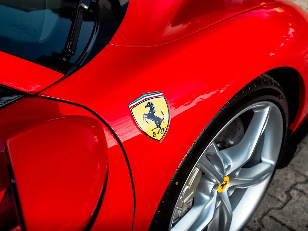 Ferrari 296 GTS - Thumbnail 10