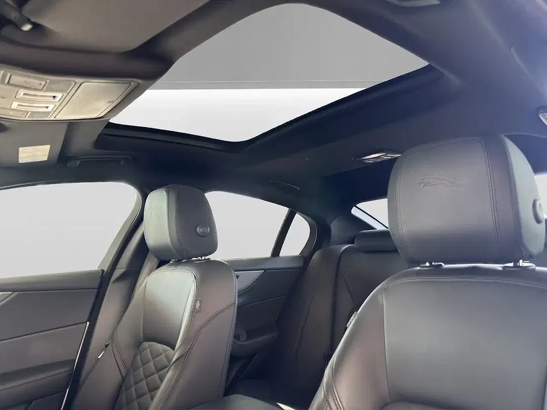 Jaguar XE - Thumbnail 15