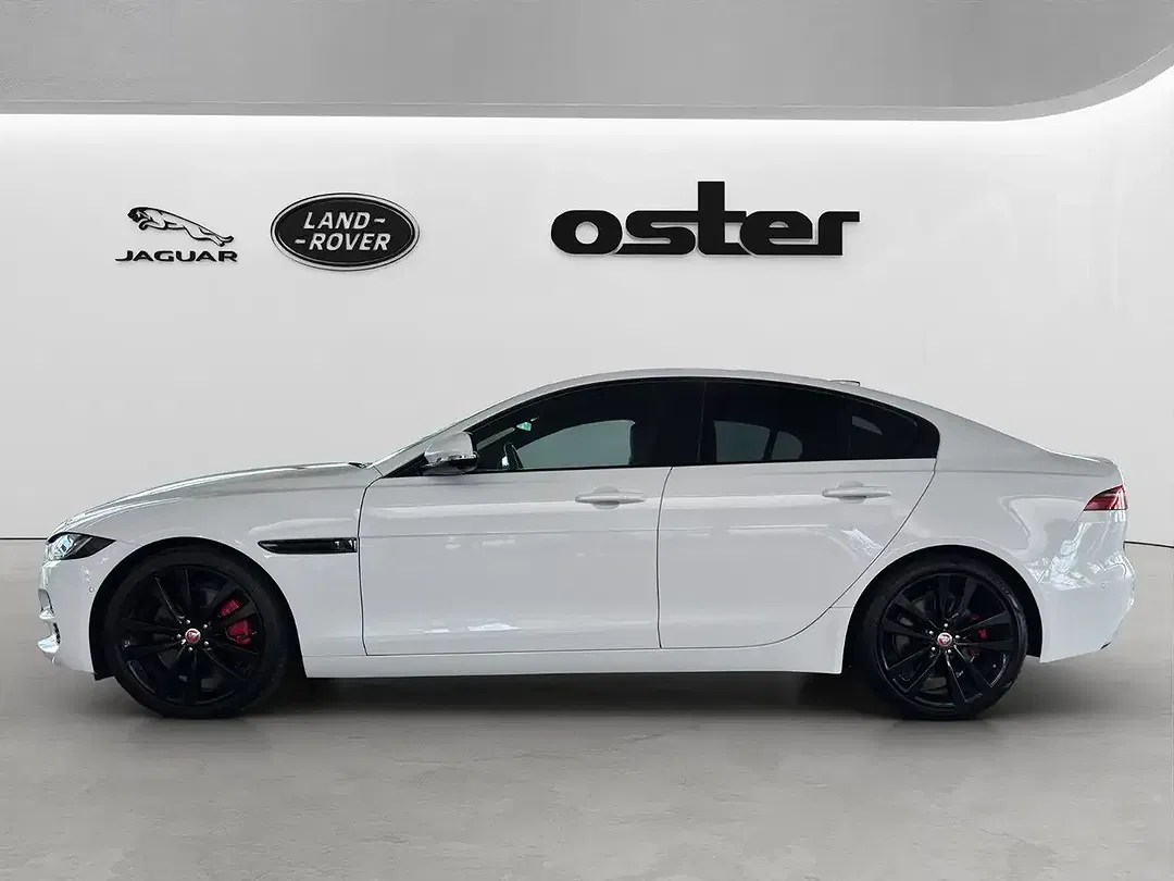 Jaguar XE - Thumbnail 6