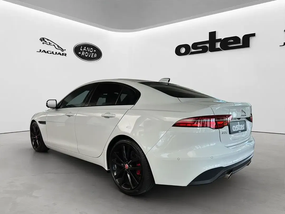 Jaguar XE - Thumbnail 7