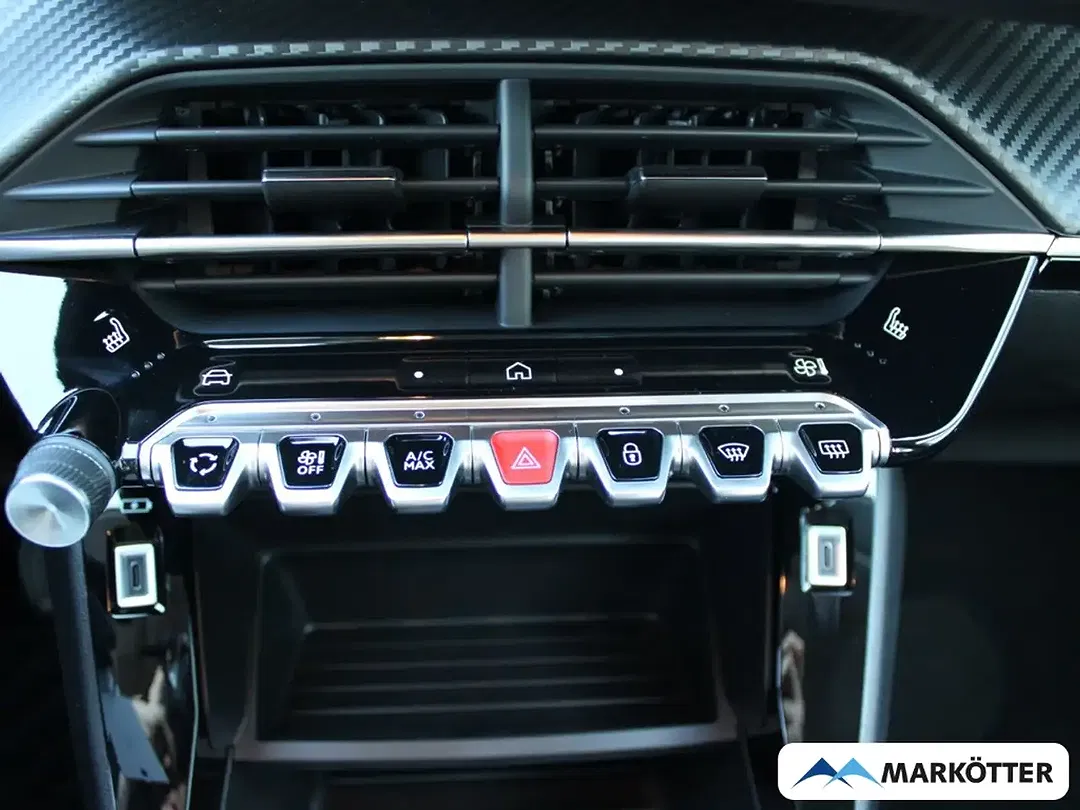 Peugeot 208 - Thumbnail 12