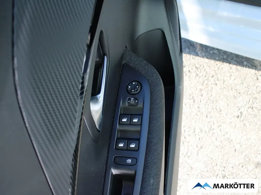 Peugeot 208 - Thumbnail 4