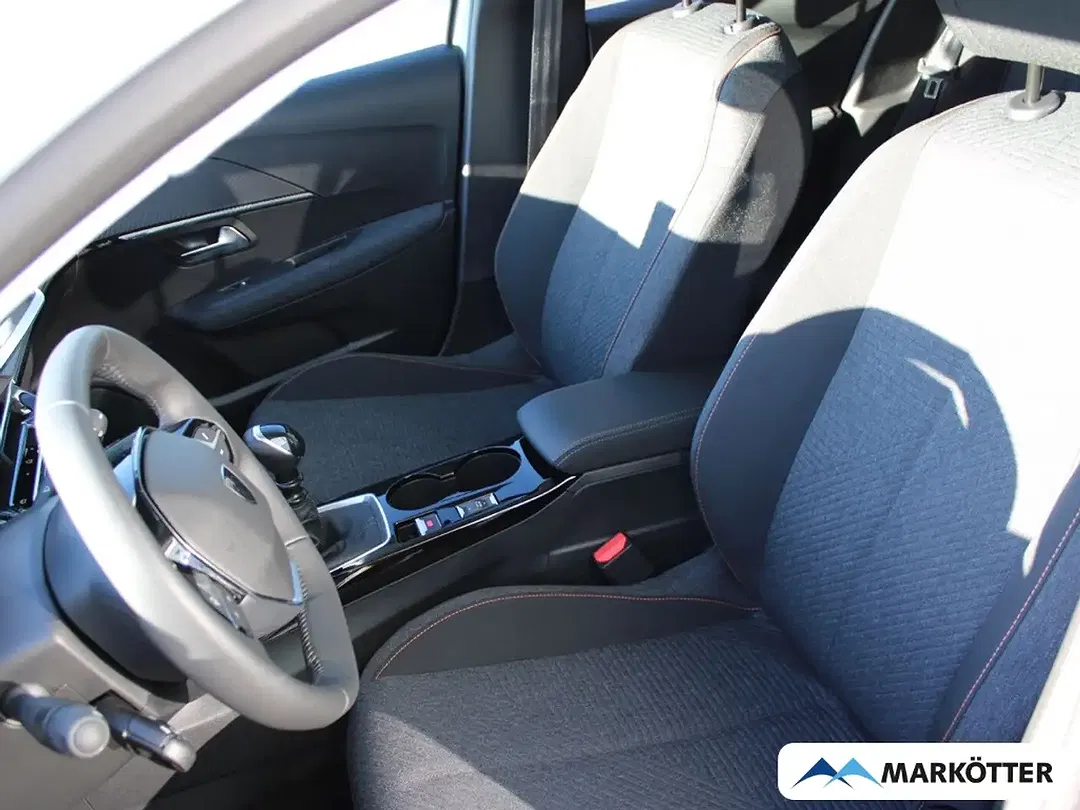 Peugeot 208 - Thumbnail 5
