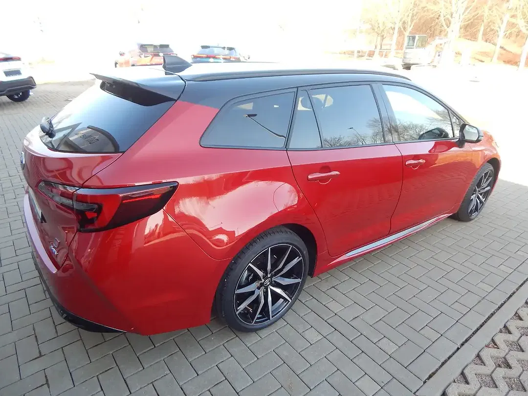 Toyota Corolla - Thumbnail 3