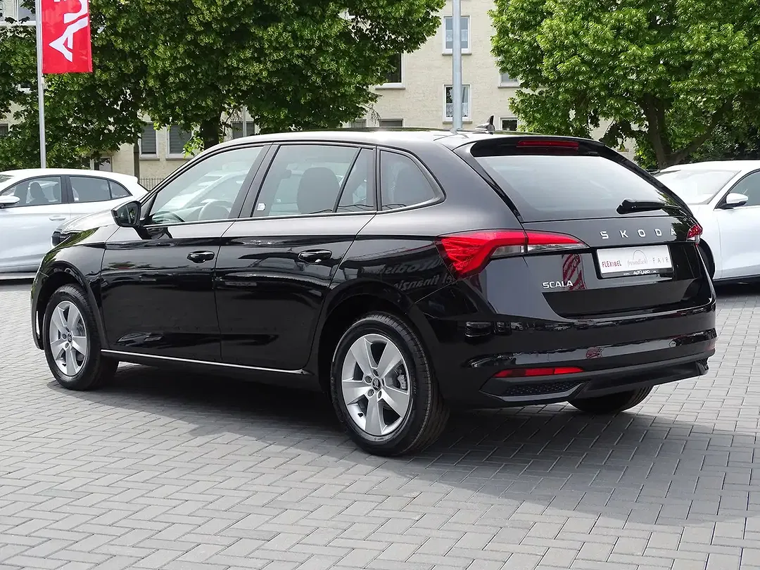 Skoda Scala - Thumbnail 2