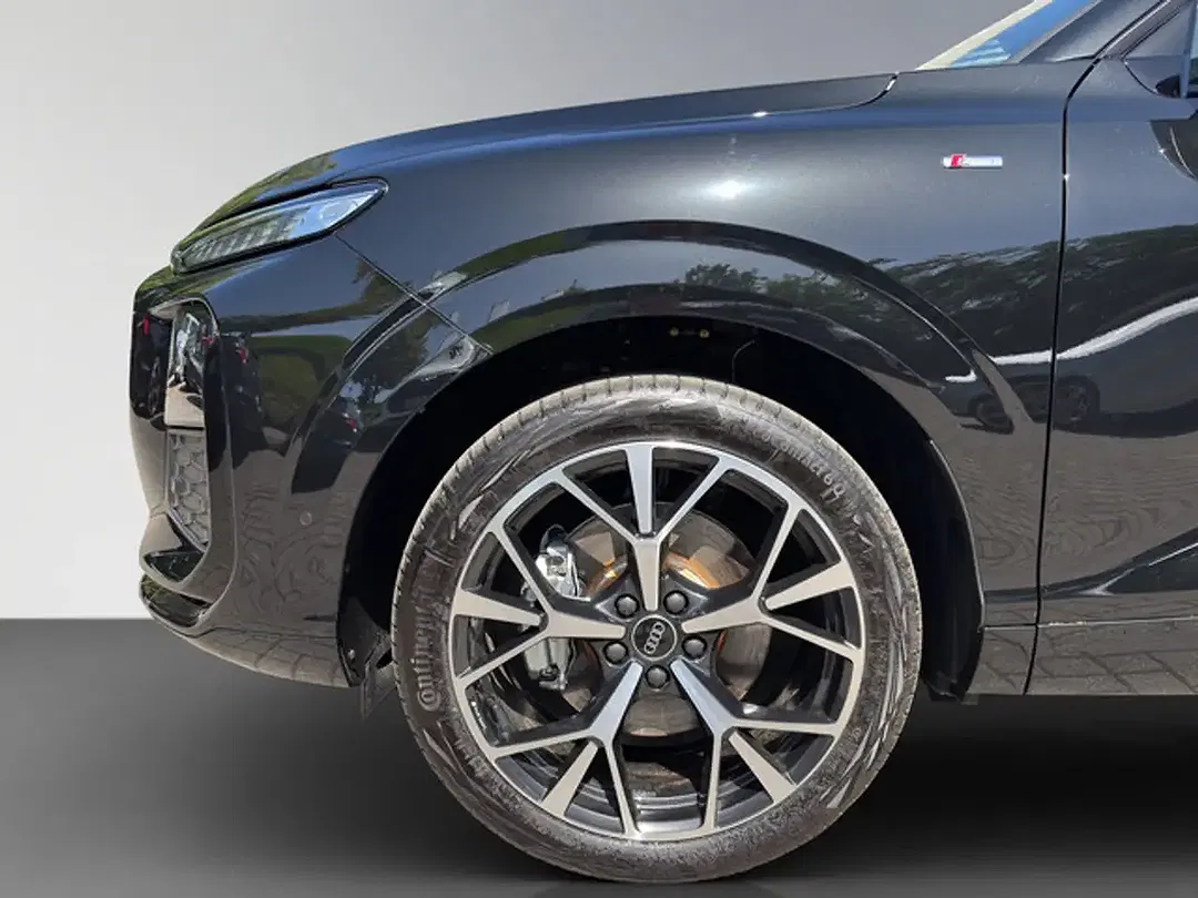 Audi Q3 - Thumbnail 10