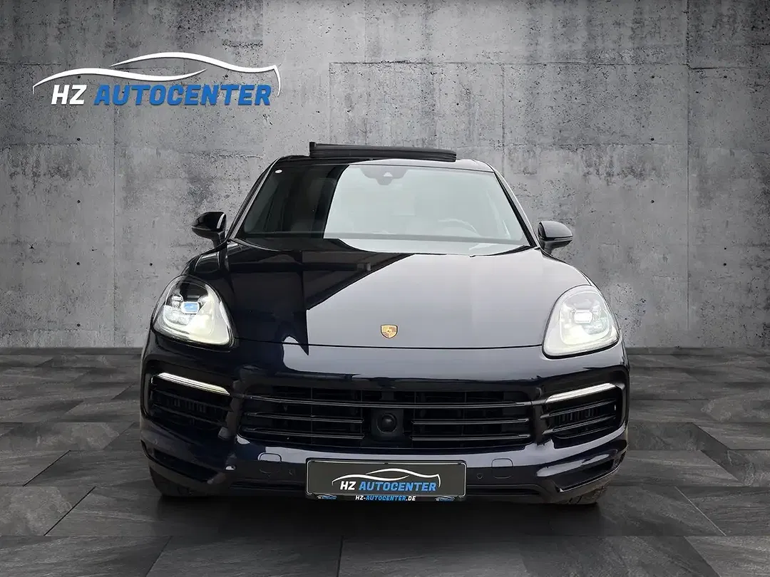 Porsche Cayenne - Thumbnail 2