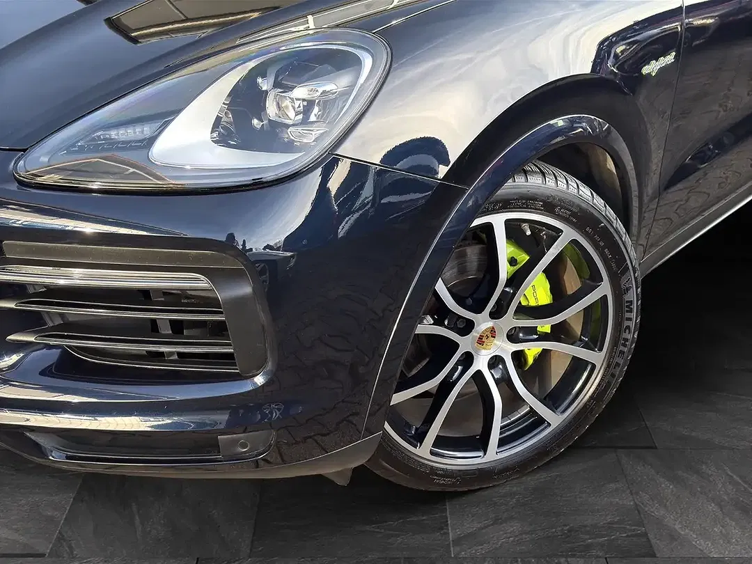 Porsche Cayenne - Thumbnail 4