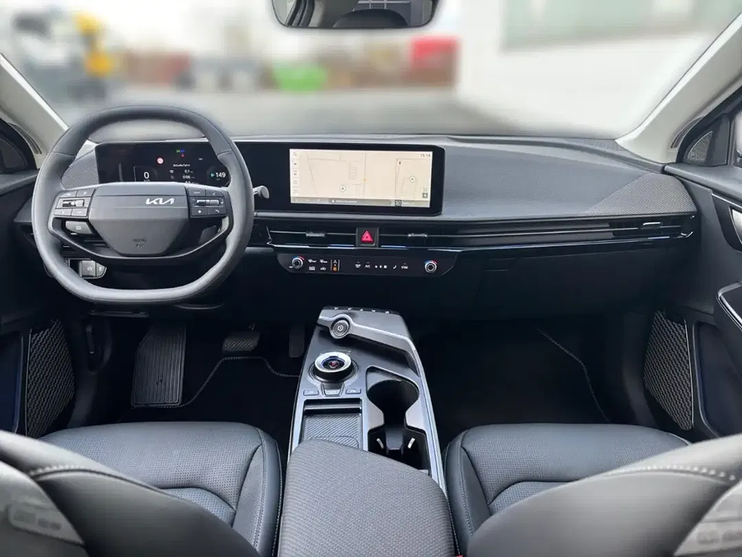 Kia EV6 - Thumbnail 10