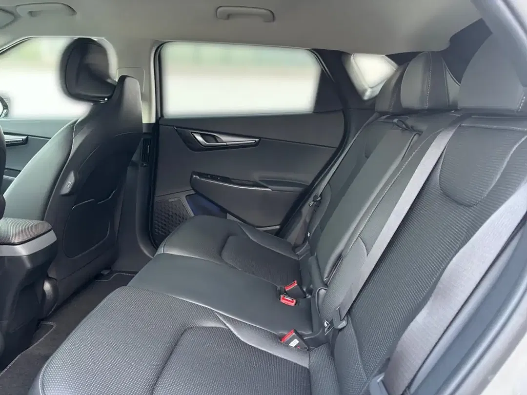 Kia EV6 - Thumbnail 11