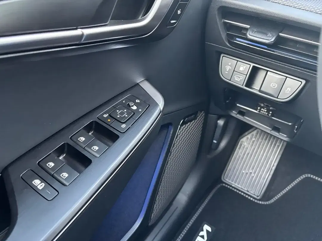 Kia EV6 - Thumbnail 15