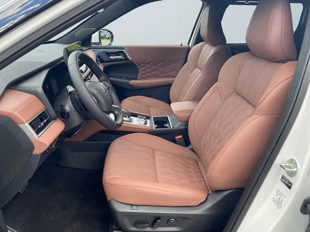 Mitsubishi Outlander - Thumbnail 7