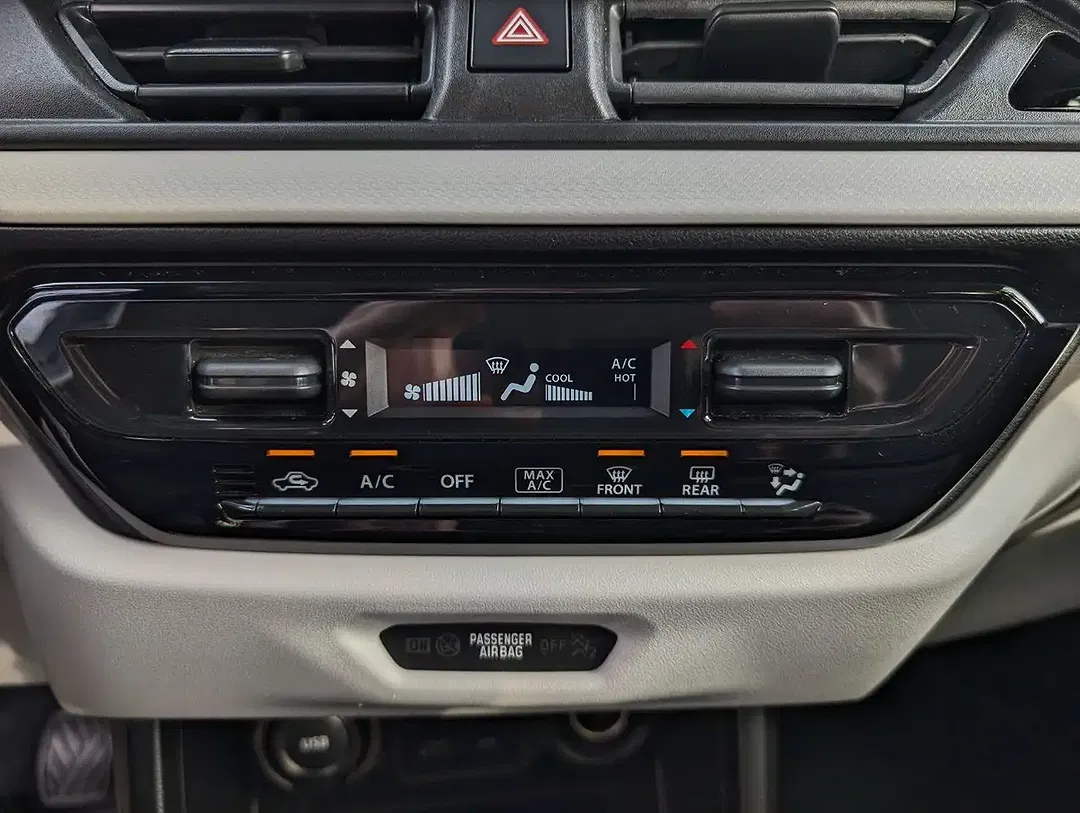 Suzuki Swift - Thumbnail 10