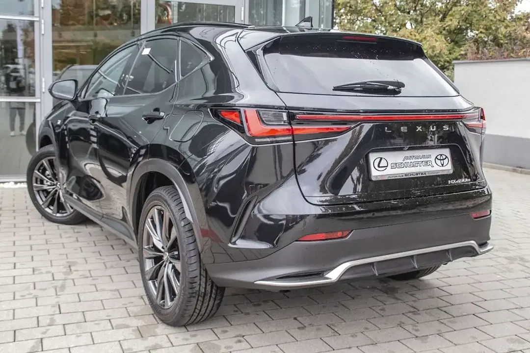 Lexus NX 450h+ - Thumbnail 2