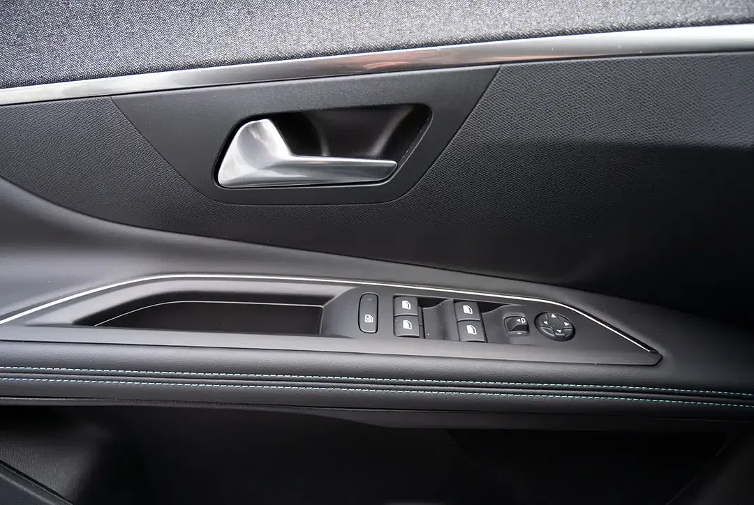 Peugeot 3008 - Thumbnail 12