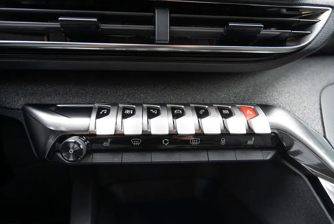 Peugeot 3008 - Thumbnail 9