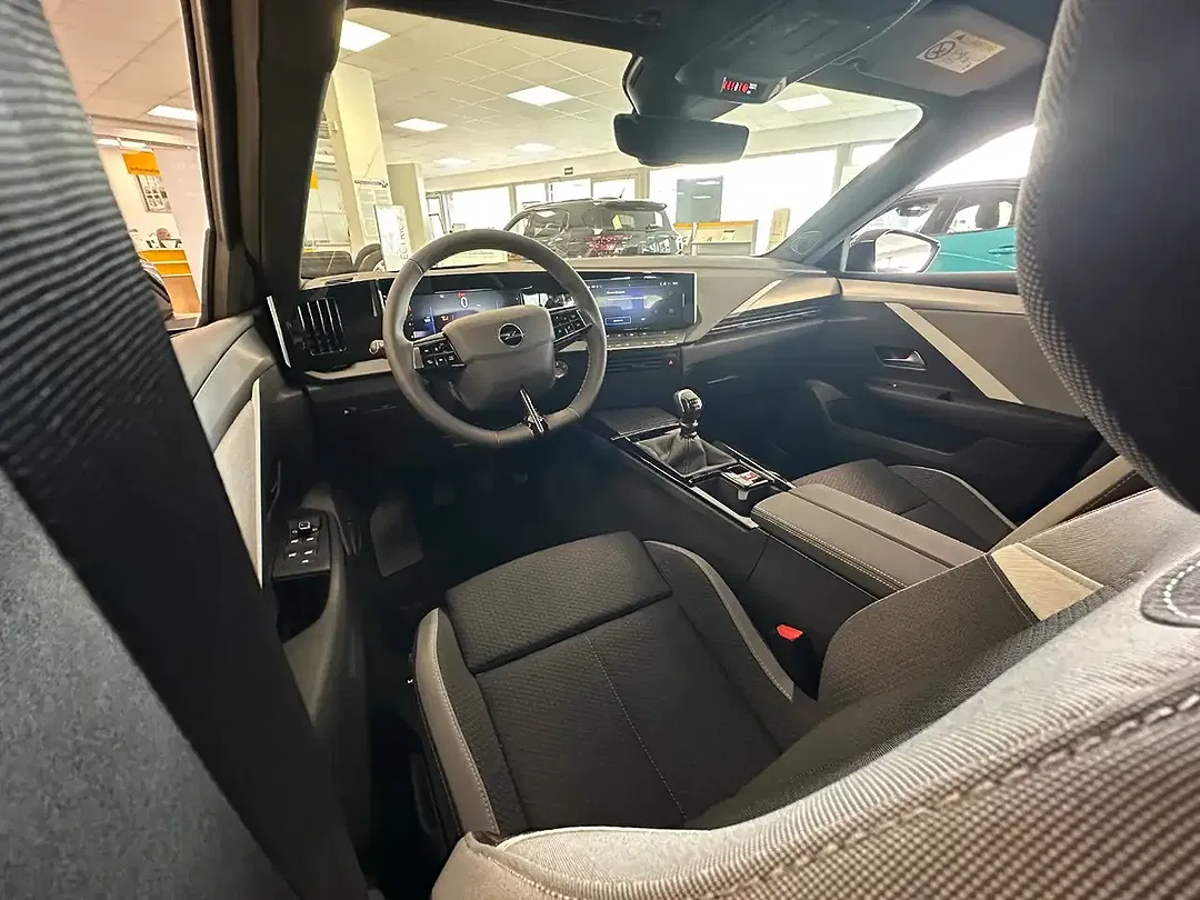 Opel Astra - Thumbnail 10