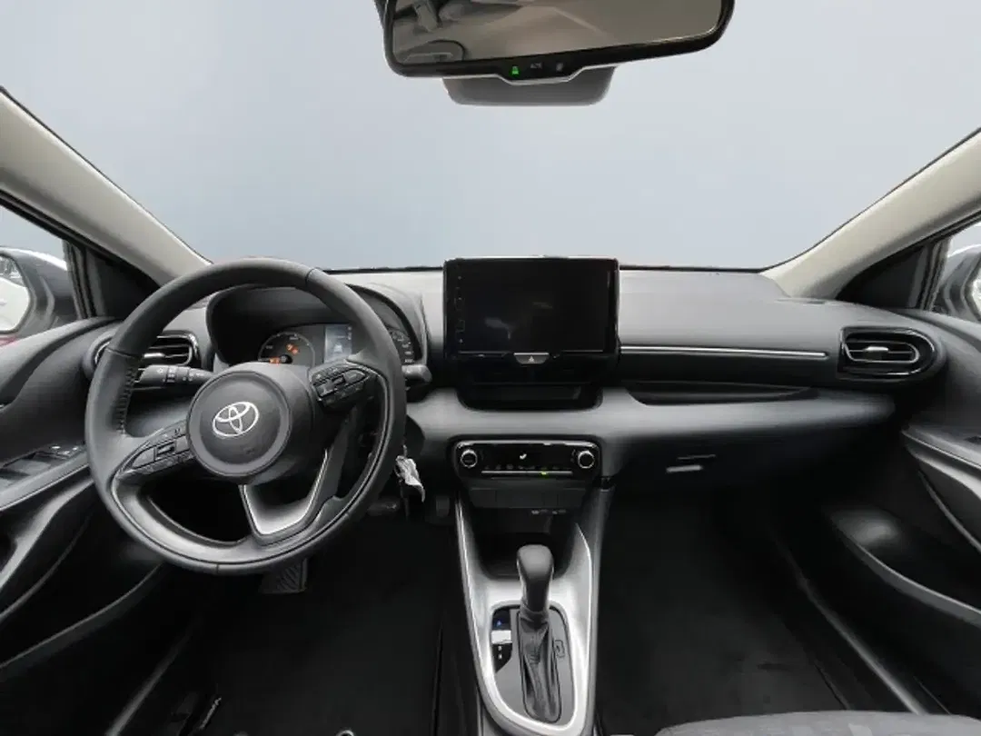 Toyota Yaris - Thumbnail 8