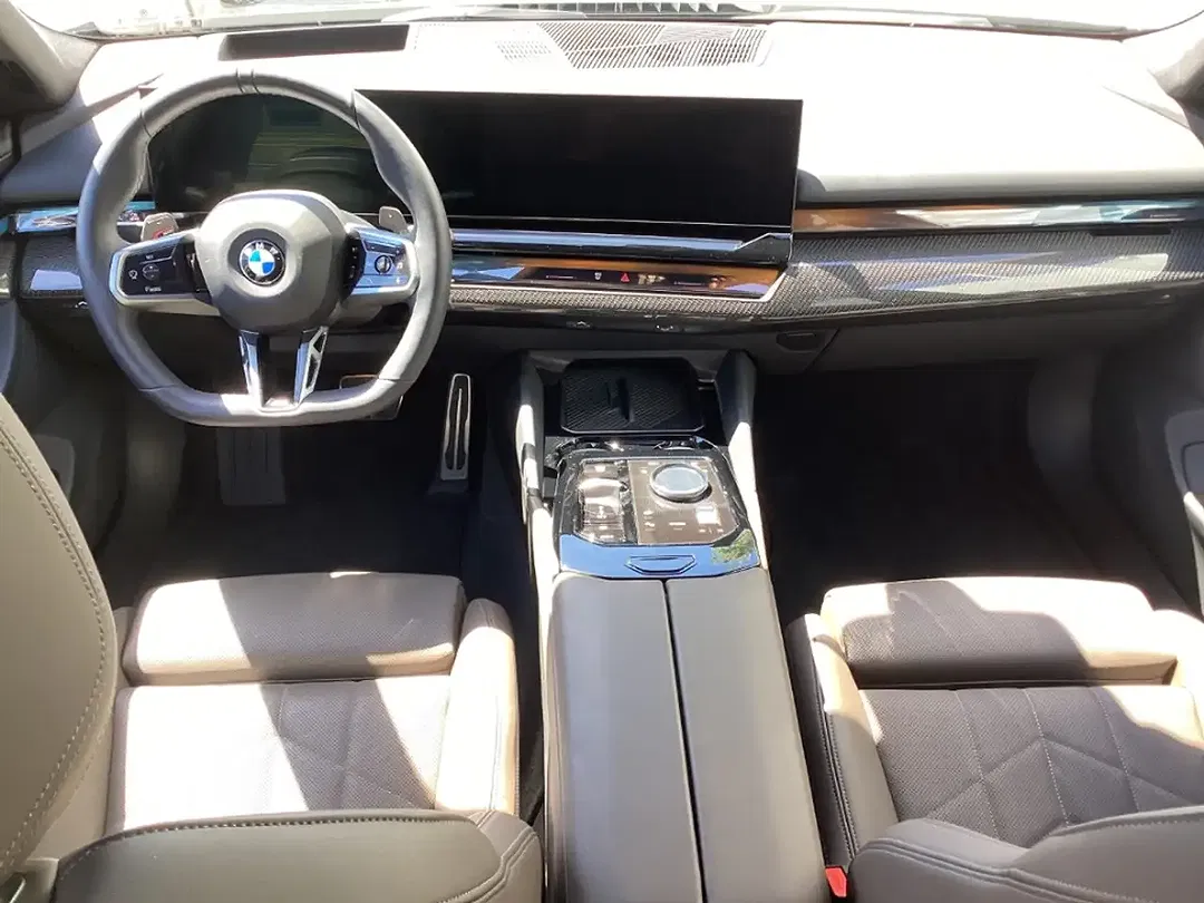 BMW 520 - Thumbnail 11