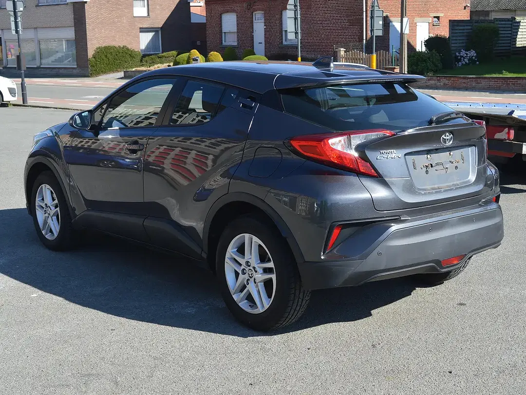 Toyota C-HR - Thumbnail 4