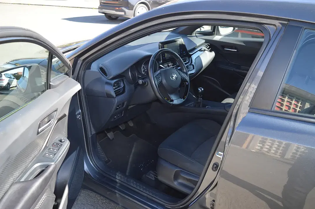Toyota C-HR - Thumbnail 5