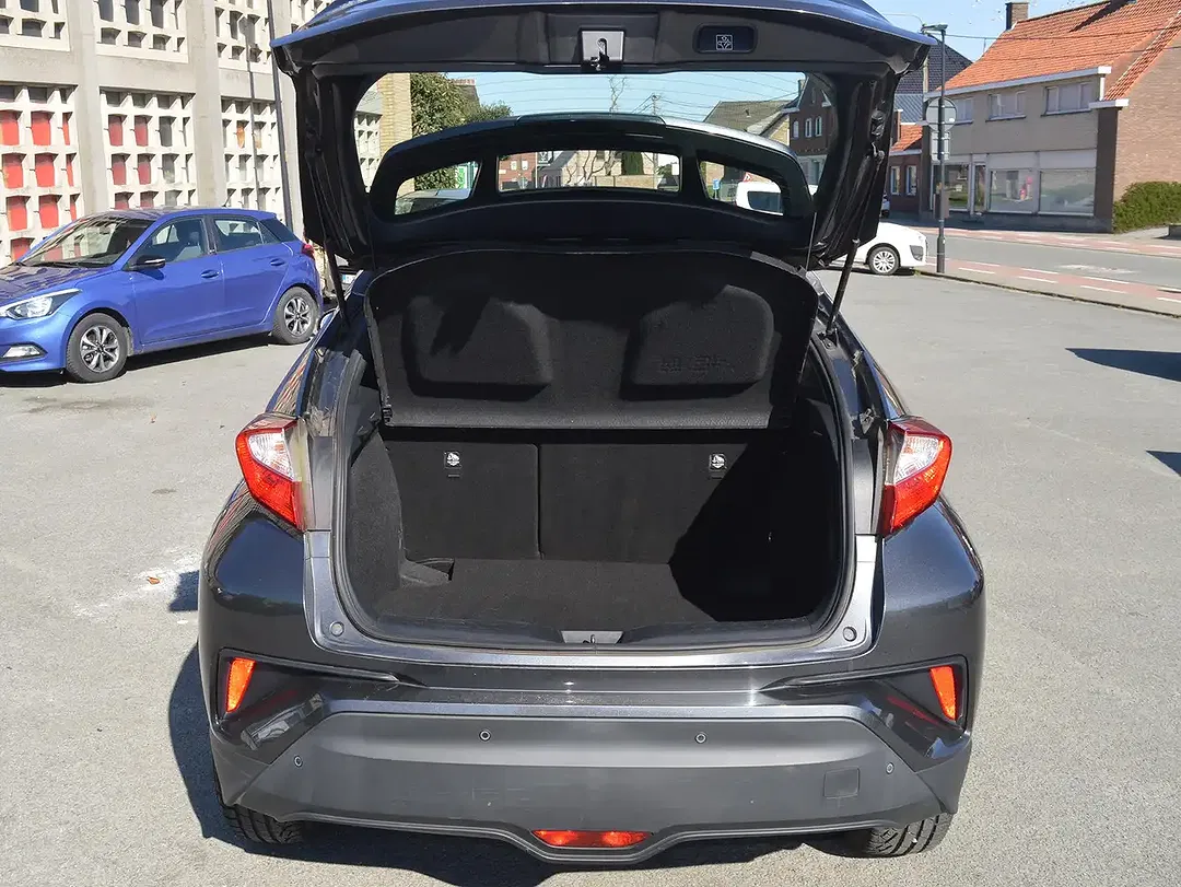 Toyota C-HR - Thumbnail 8