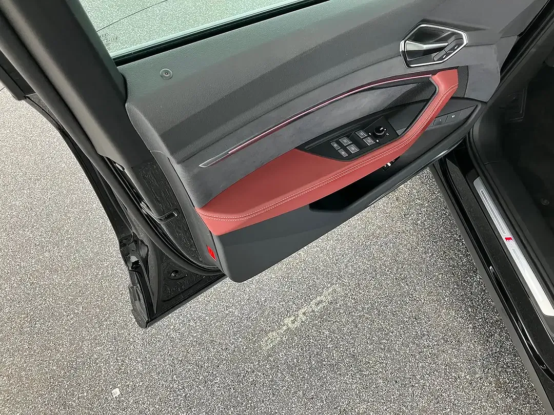 Audi SQ8 - Thumbnail 11