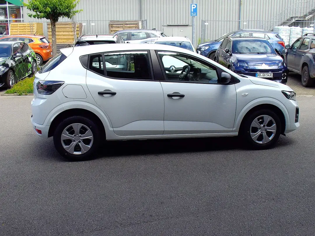 Dacia Sandero - Thumbnail 4