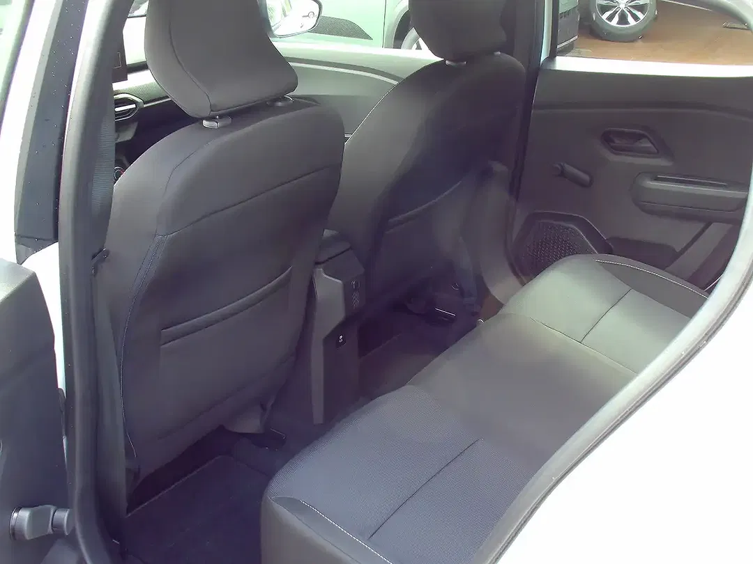 Dacia Sandero - Thumbnail 9