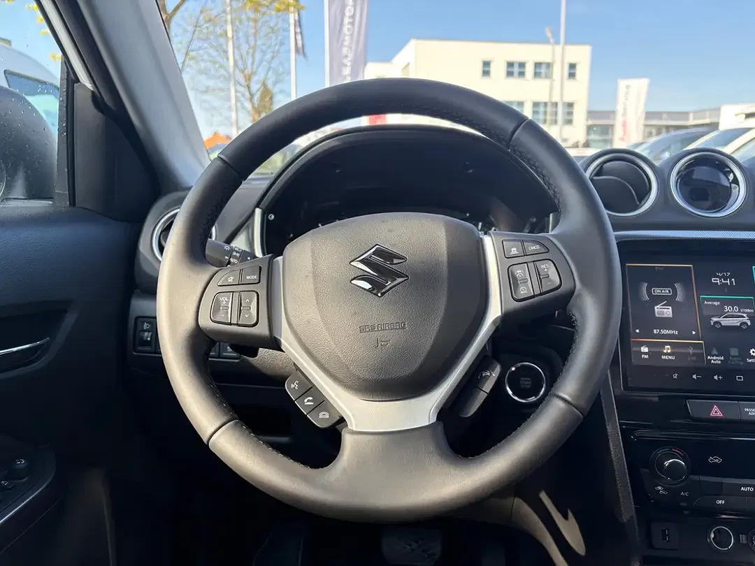 Suzuki Vitara - Thumbnail 14