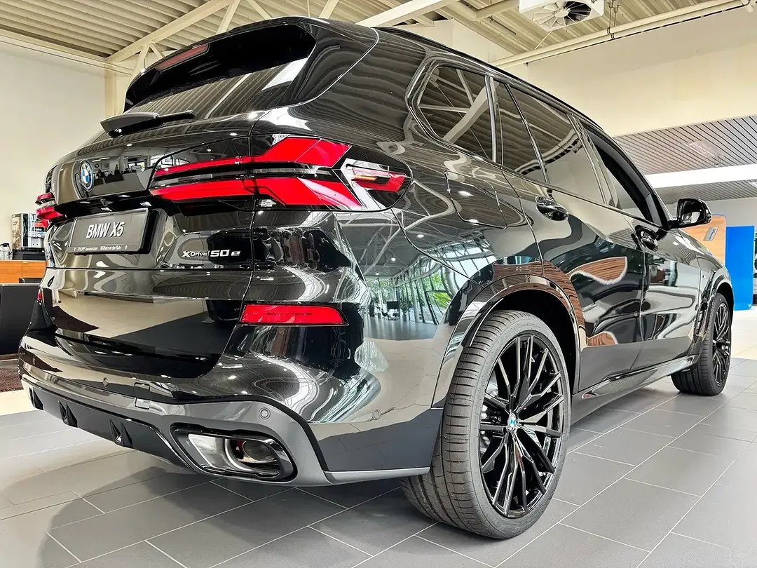 BMW X5 - Thumbnail 3