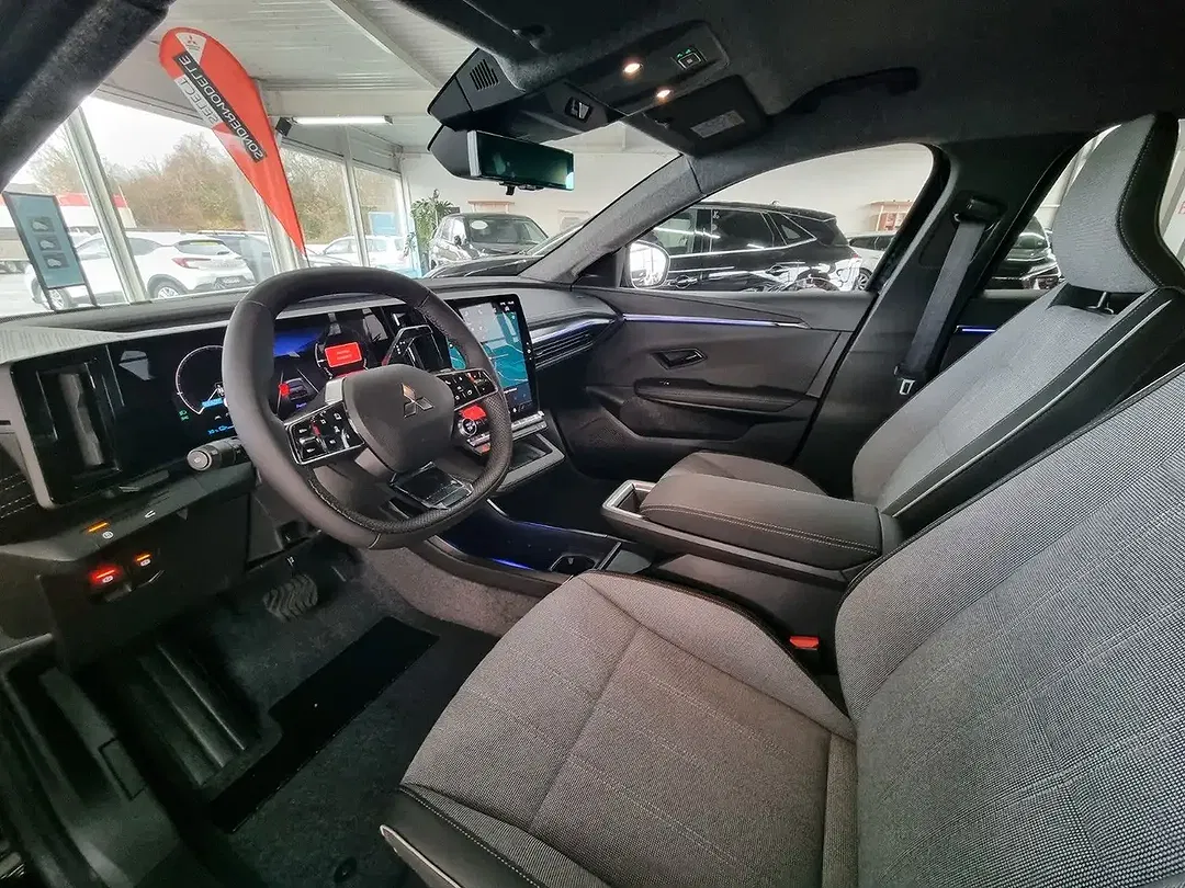 Mitsubishi Eclipse Cross - Thumbnail 8