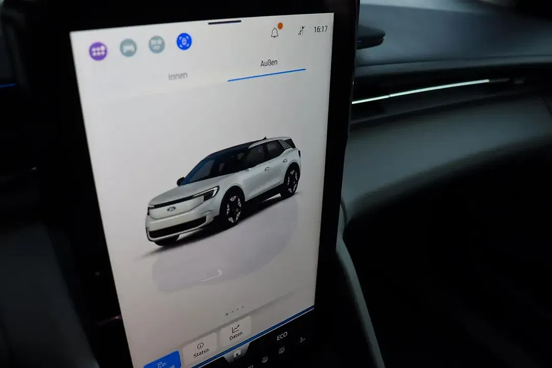 Ford Explorer - Thumbnail 28