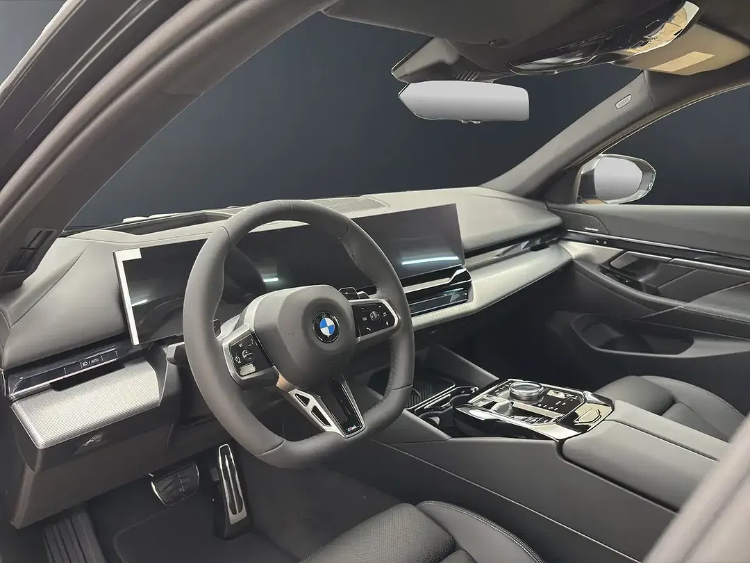 BMW 520 - Thumbnail 2