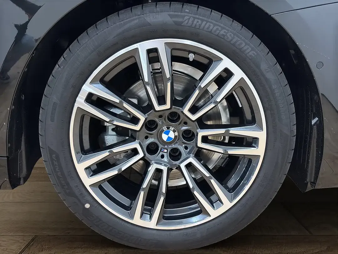 BMW 520 - Thumbnail 3