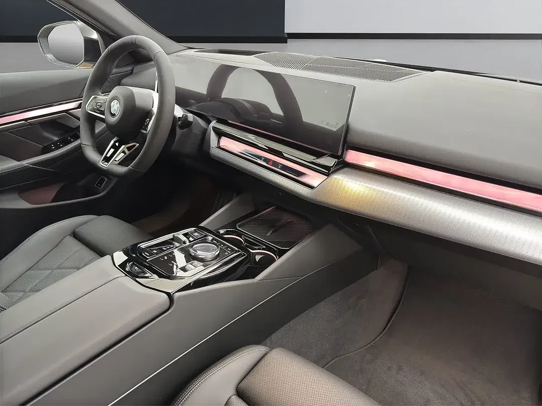 BMW 520 - Thumbnail 6