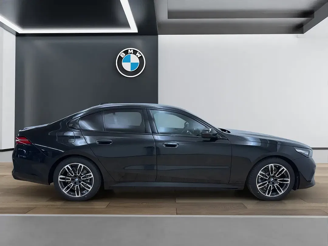 BMW 520 - Thumbnail 8