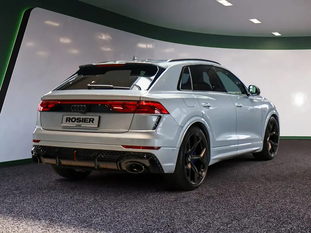Audi RS Q8 - Thumbnail 3