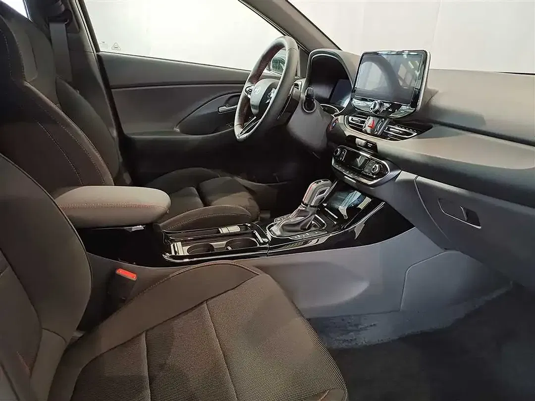 Hyundai i30 - Thumbnail 2