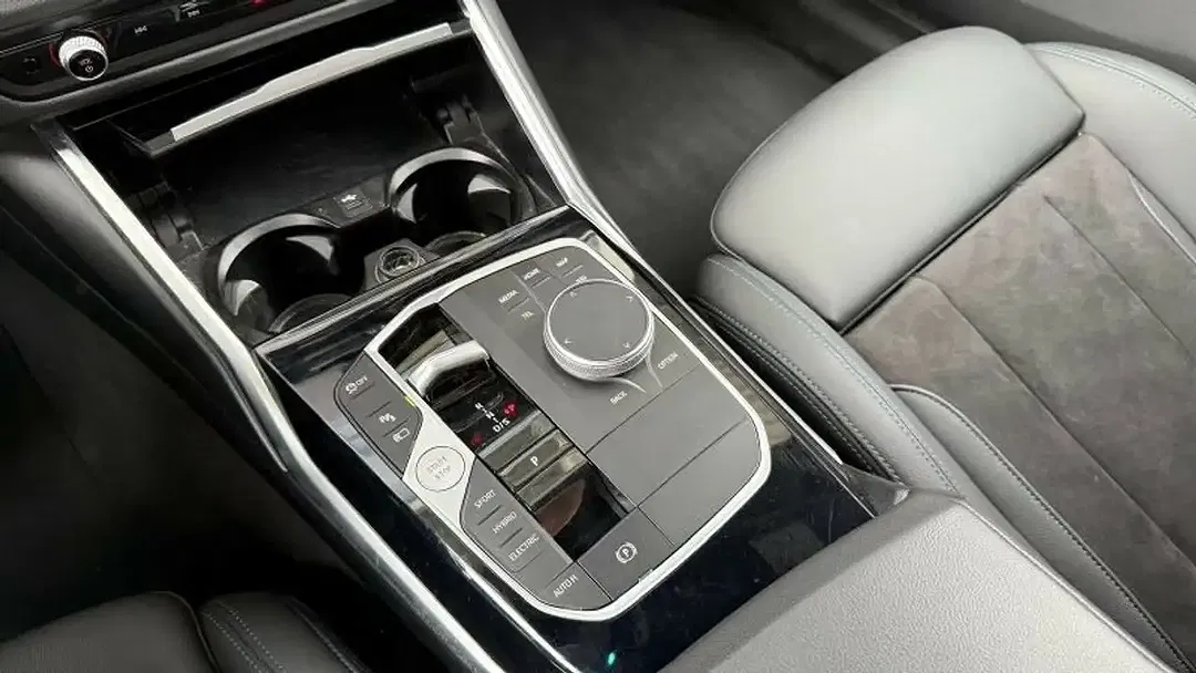BMW 330 - Thumbnail 10