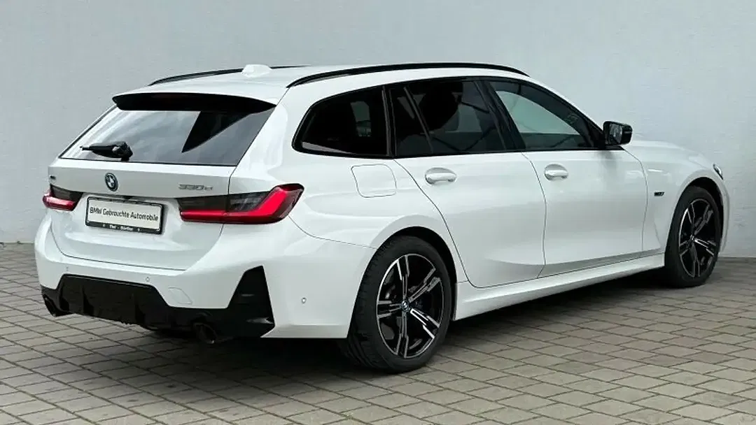 BMW 330 - Thumbnail 4